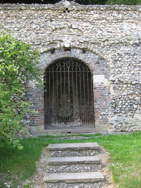 Marlborough mound gates