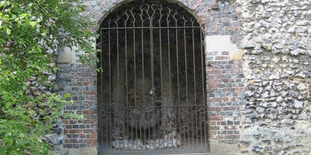 Marlborough mound gates